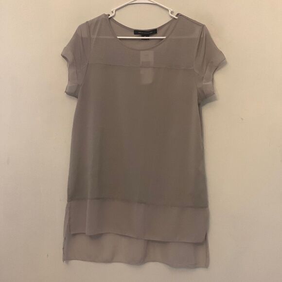 French Connection light gray short sleeve blouse Size M NWT - Picture 1 of 7